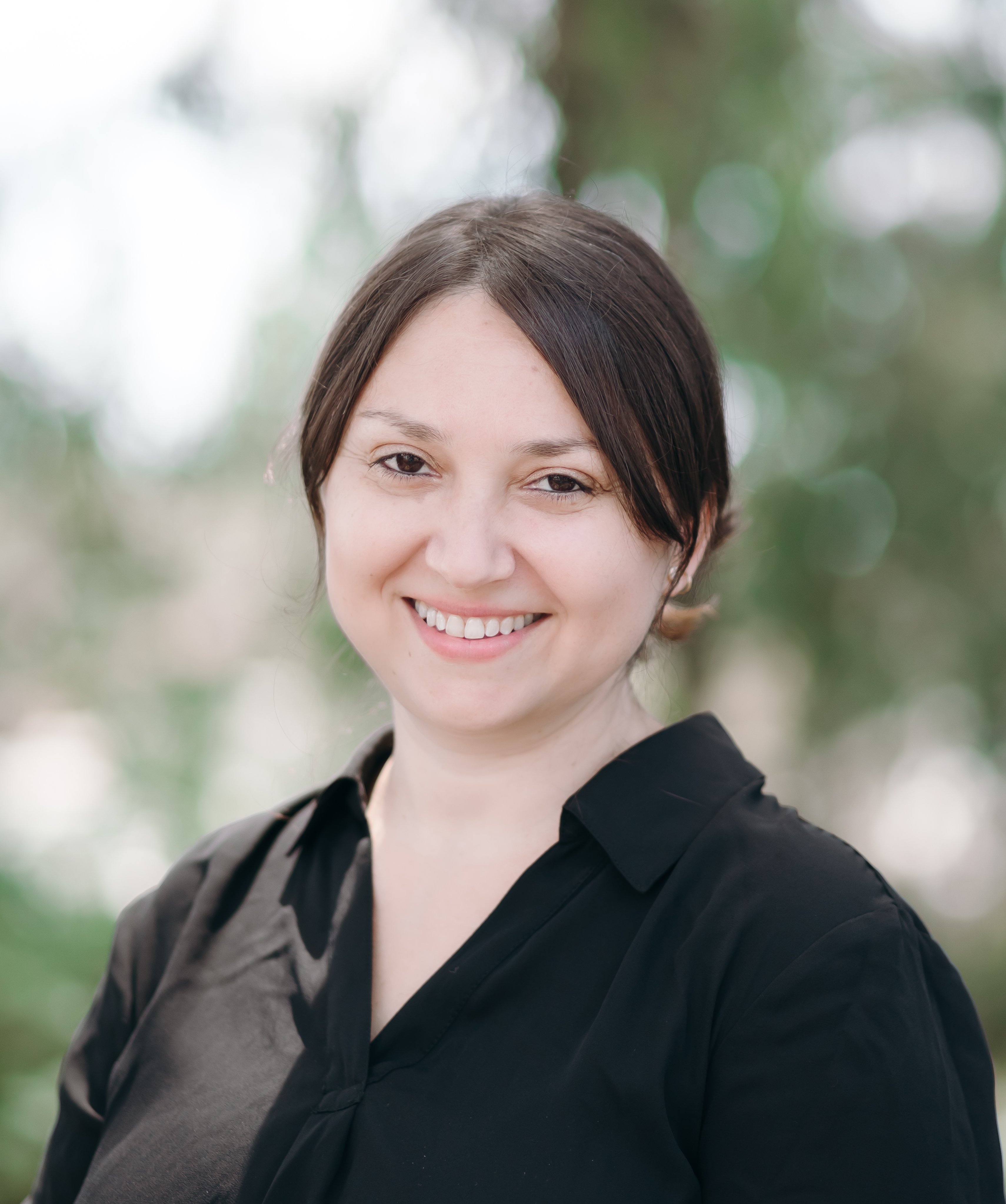 headshot of Isabella Farhy-Tselnicker